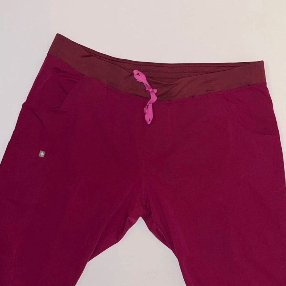 Figs dark magenta kade